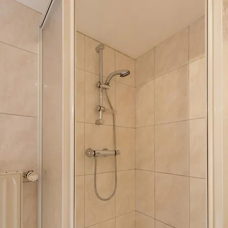 Retreat With Sauna, Cleaning Included *